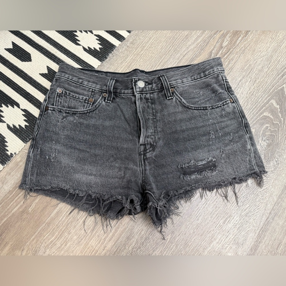 Levi’s 501 Trashed Black Cutout Jean Shorts 27 - Picture 3 of 9
